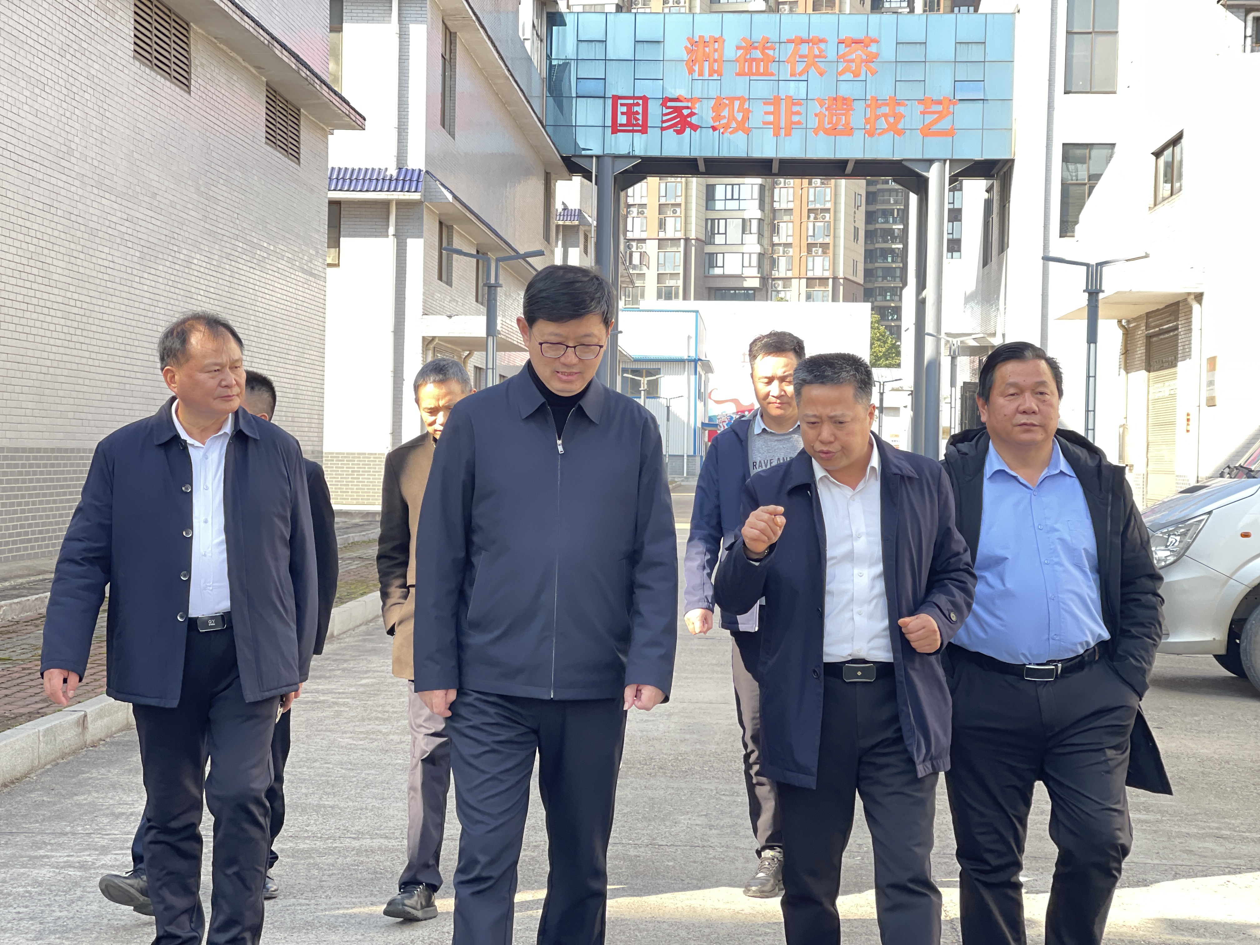 省貿(mào)促會(huì)副會(huì)長(zhǎng)羅專一行到訪益陽(yáng)茶廠調(diào)研出口工作